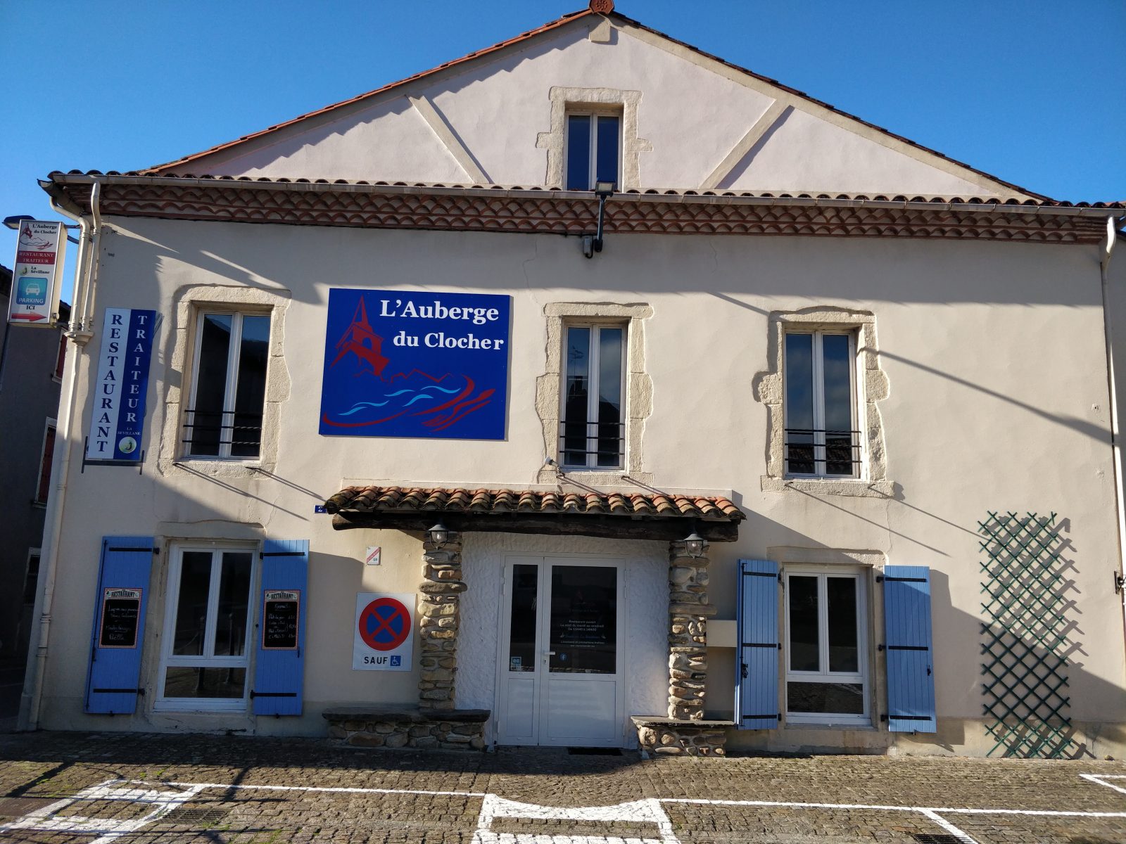 L’Auberge du Clocher – Traiteur La Sevillane